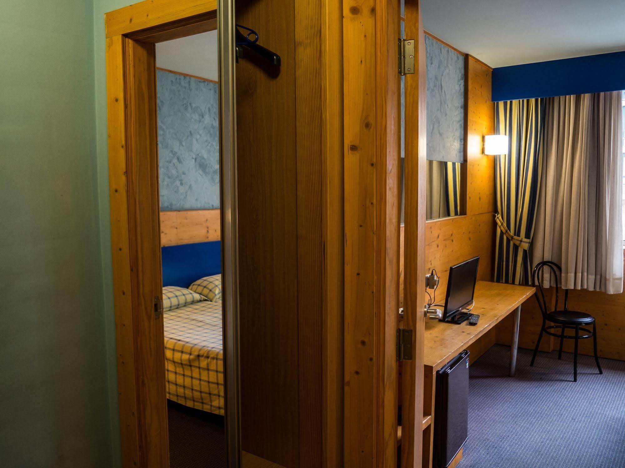 Hotel Bezana Lago Santa Cruz De Bezana Exteriér fotografie